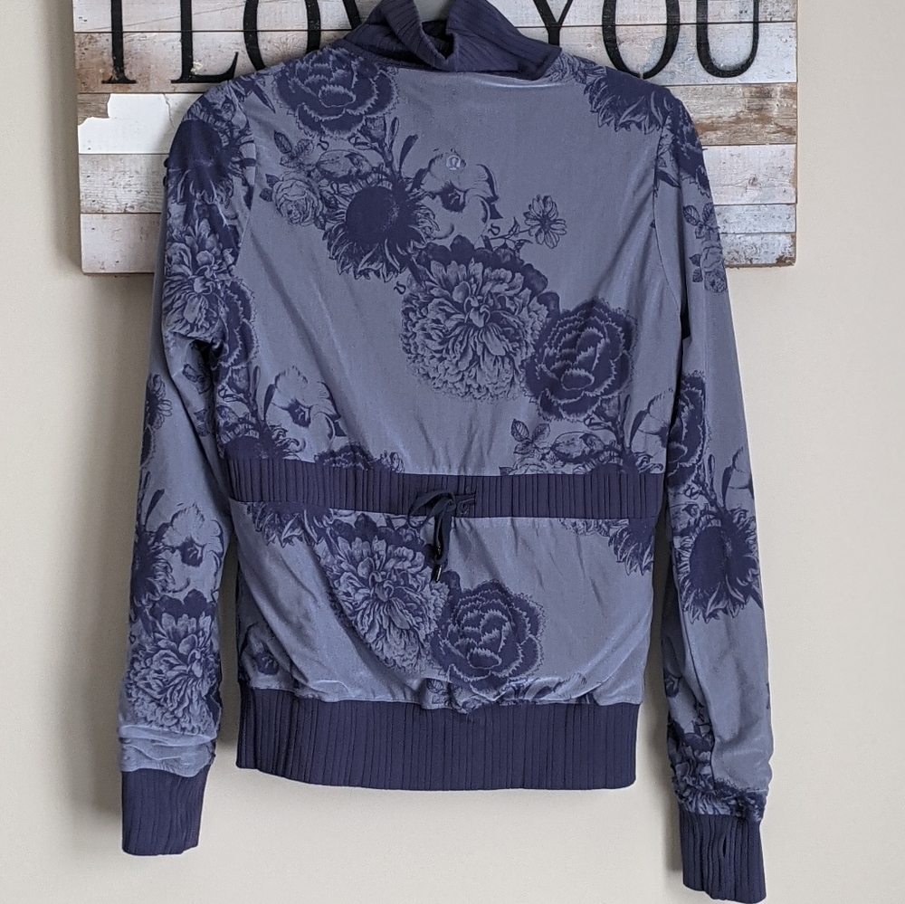 Lululemon Raja Reversible Track Jacket Floral - Picture 4 of 15